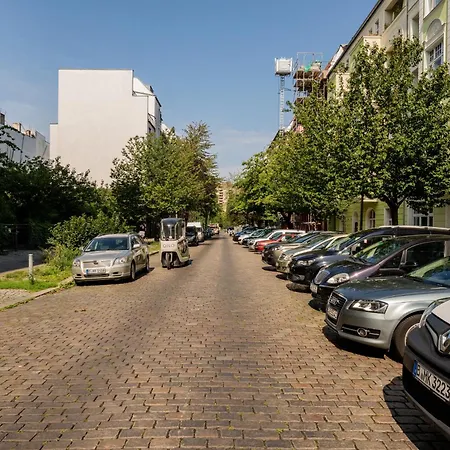 Central, Calm - High-speed Wifi - Close To Park Apartment