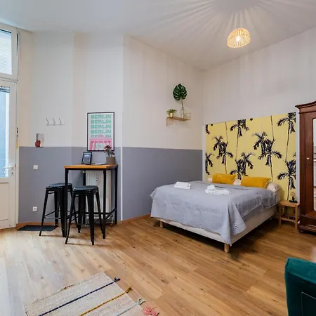 Central, Calm - High-speed Wifi - Close To Park Apartment