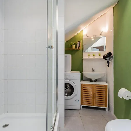 Central, Calm - High-speed Wifi - Close To Park Berlino