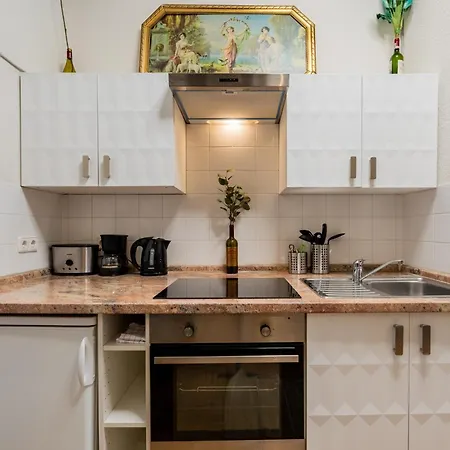 Central, Calm - High-speed Wifi - Close To Park *