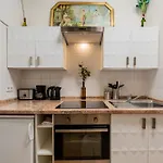 Central, Calm - High-speed Wifi - Close To Park *