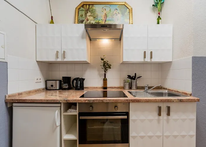 Central, Calm - High-speed Wifi - Close To Park *